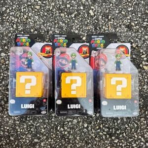 The Super Mario Bros Movie 1.25 inch Mini Luigi Figure with Question Block